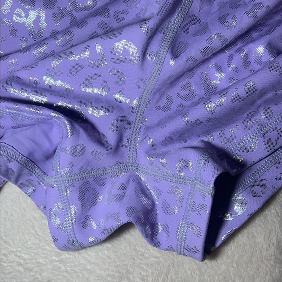 WODBOTTOM Workout Short Shiny Leopard Pastel Lavender - Picture 4 of 6